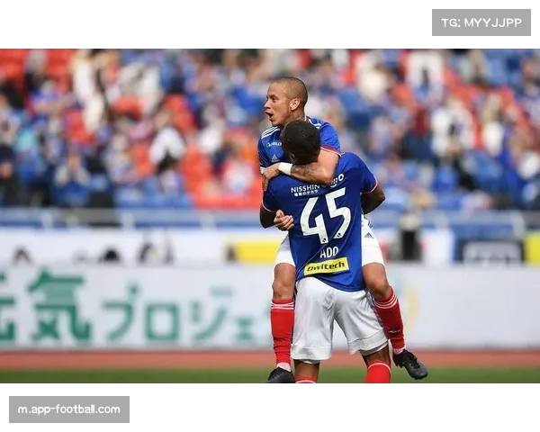 植中朝日闪耀登场助攻破门 横滨水手半场领先广岛三箭